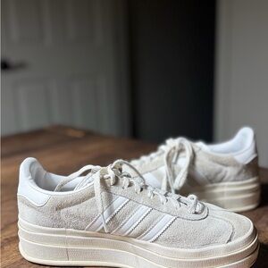 Adidas Women's Off-White Platform Sneakers size : 7.5